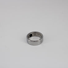 Load image into Gallery viewer, Oura Ring Gen 4 Size 10 Silver & Charging Base