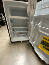 Load image into Gallery viewer, Frigidaire - 4.5 Cu. Ft. Mini Fridge - Silver Mist Model: FFPE45B2QM