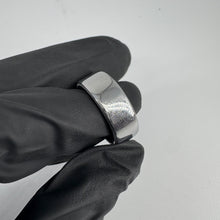 Load image into Gallery viewer, Oura Ring 4 Smart Ring Size 8 - Silver