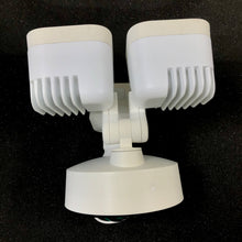 Load image into Gallery viewer, Blink Wired Floodlight Camera 1080p HD Security Siren BFM00100UW