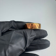 Load image into Gallery viewer, Oura Ring Gen 4 Size 8 Rose Gold & Charging Base