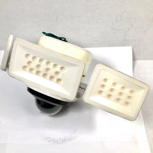 Load image into Gallery viewer, *READ* Eufy Floodlight Cam 2 Pro T8423 2K FHD Outdoor Security Camera