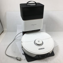 Load image into Gallery viewer, Roborock S8 Plus-WHT Wi-Fi Connected Robot Vacuum and Mop (READ!)