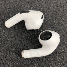 Load image into Gallery viewer, ISSUE AirPods Pro (2nd Gen.) Lightning White w/ Charging Case - FIND MY
