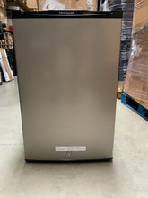 Load image into Gallery viewer, Frigidaire - 4.5 Cu. Ft. Mini Fridge - Silver Mist Model: FFPE45B2QM