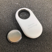 Load image into Gallery viewer, Samsung Galaxy SmartTag2 Bluetooth Tracking Device - White