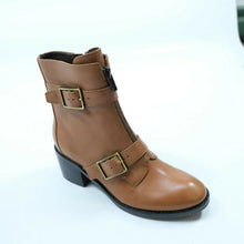 Load image into Gallery viewer, Donald Pliner Dusten Boots Size 6.5 (saddle calf)