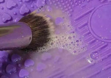 Load image into Gallery viewer, TwelveNYC Makeup Brush Refresh Compact Silicone Cleaner Ornament (BCSC19)