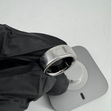 Load image into Gallery viewer, Oura Ring 4 Smart Ring Size 7 - Silver w/ Charging Station