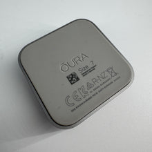 Load image into Gallery viewer, Oura Ring Gen 4 Size 7 Gold & Charging Base