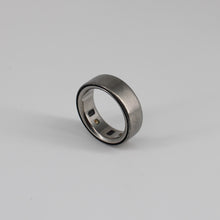 Load image into Gallery viewer, Oura Ring Gen 4 Size 10 Stealth & Charging Base, acceptable