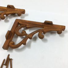 Load image into Gallery viewer, Cast Iron Shelf Bracket - Rust - 6 7/8" x 4 1/2" (PACK OF 2)
