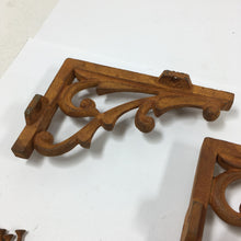 Load image into Gallery viewer, Cast Iron Shelf Bracket - Rust - 6 7/8" x 4 1/2" (PACK OF 2)
