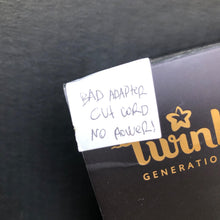 Load image into Gallery viewer, LOT OF BROKEN NON WORKING NOT TEST SMART HOME LIGHTS BULBS ELECTRONICS FOR PARTS
