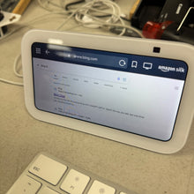 Load image into Gallery viewer, DISPLAY ISSUE Amazon Echo Show 5 3rd Gen Smart Display White H97N6S

