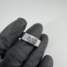 Load image into Gallery viewer, Oura Ring 4 Smart Ring Size 9 - Silver
