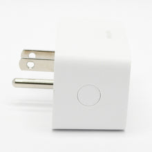 Load image into Gallery viewer, Philips Hue Smart Plug (552349) White
