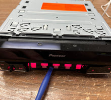 Load image into Gallery viewer, Pioneer AVH-3500NEX 7'' Multimedia DVD Receiver (FOR PARTS!)
