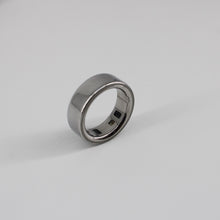 Load image into Gallery viewer, Oura Ring 4 Smart Ring Size 9 - Silver
