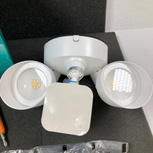 Load image into Gallery viewer, Ring Floodlight Cam Plus Outdoor Flood Light
