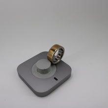 Load image into Gallery viewer, Oura Ring 4 Smart Ring Size 6 - Gold
