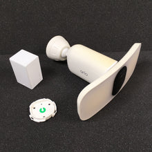 Load image into Gallery viewer, Arlo Pro 3 Floodlight Wire-Free 2K Camera FB1001 - White
