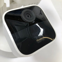 Load image into Gallery viewer, Blink Wired Floodlight Camera 1080p HD Security Siren BFM00100UW
