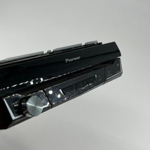 Load image into Gallery viewer, Pioneer AVH-3500NEX 7'' Multimedia DVD Receiver (READ!)
