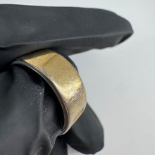 Load image into Gallery viewer, Oura Ring Gen 4 Size 7 Gold &amp; Charging Base
