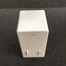 Load image into Gallery viewer, Arlo Pro 3 Floodlight Wire-Free 2K Camera FB1001 - White
