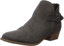 Load image into Gallery viewer, Dolce Vita Kids' Graci Fashion Boot Size 2
