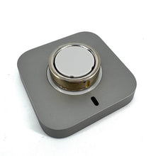 Load image into Gallery viewer, Oura Ring Gen 4 Size 10 Gold &amp; Charging Base
