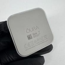 Load image into Gallery viewer, Oura Ring 4 Smart Ring Size 7 - Silver w/ Charging Station

