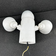 Load image into Gallery viewer, Google GPLE9 Outdoor Weatherproof Floodlight IP Camera 1080p White Wired (READ!)
